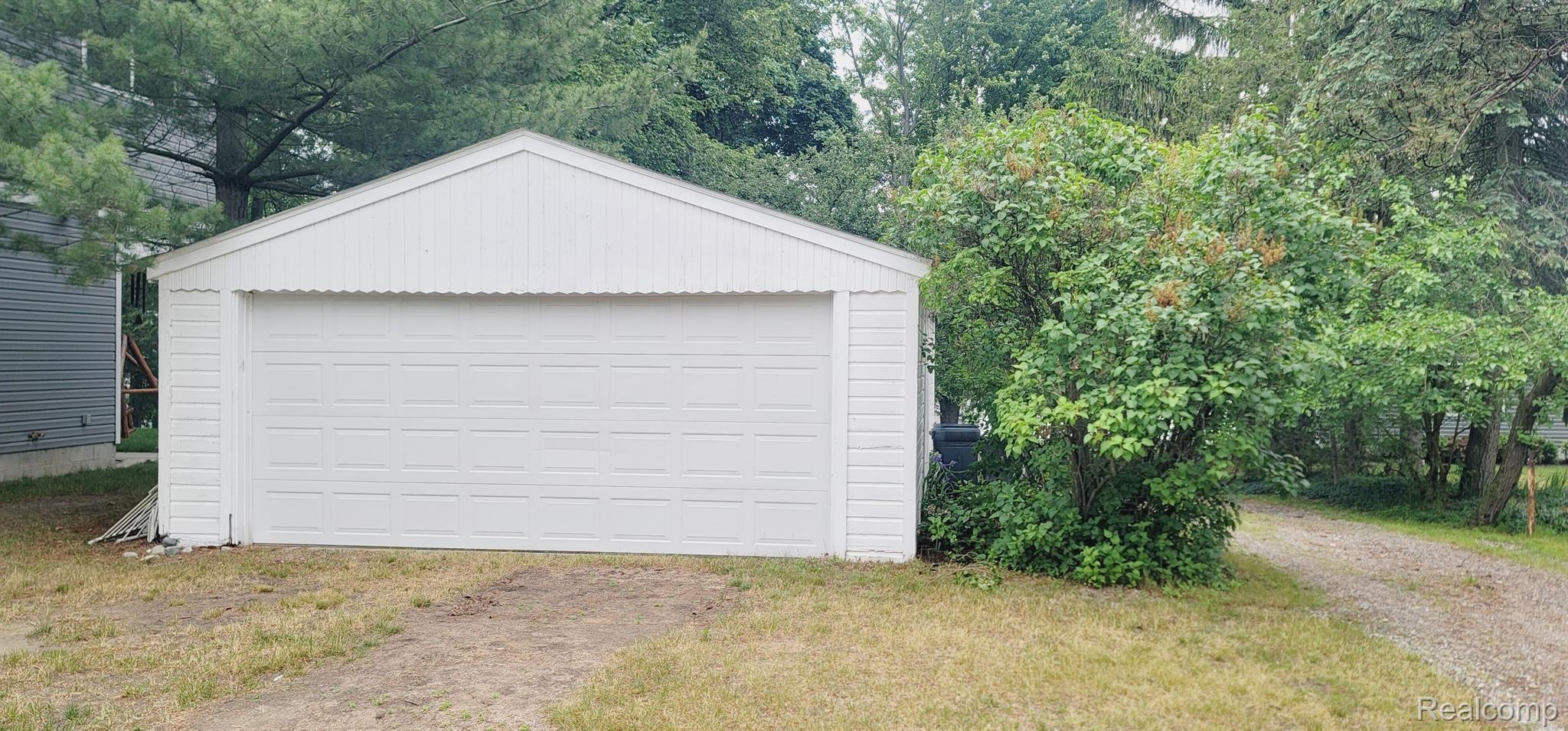 8136 Lakeshore Road Fort Gratiot, MI 48059 - Photo 9 of 48 Second