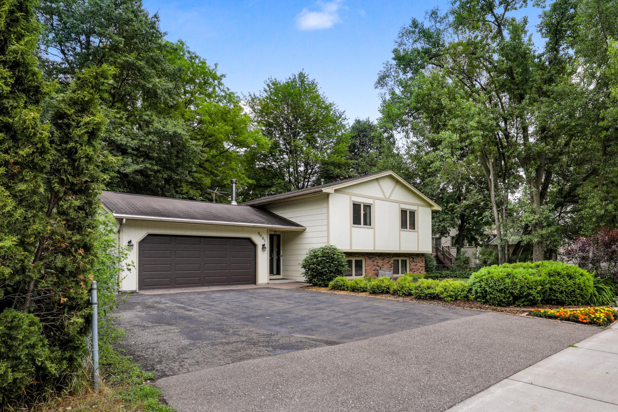 8401 Groveland Road Mounds View, MN 55112 - Photo 1 of 1 Gallery Image 1