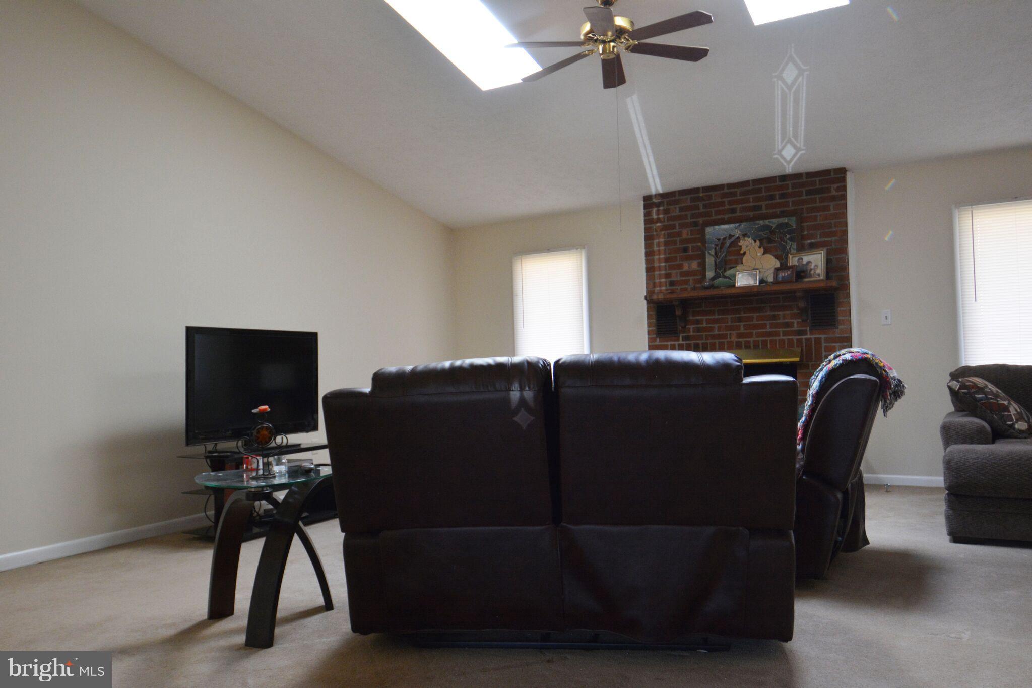 605 Gold Valley Road Locust Grove, VA 22508 - Photo 8 of 12 Living Room