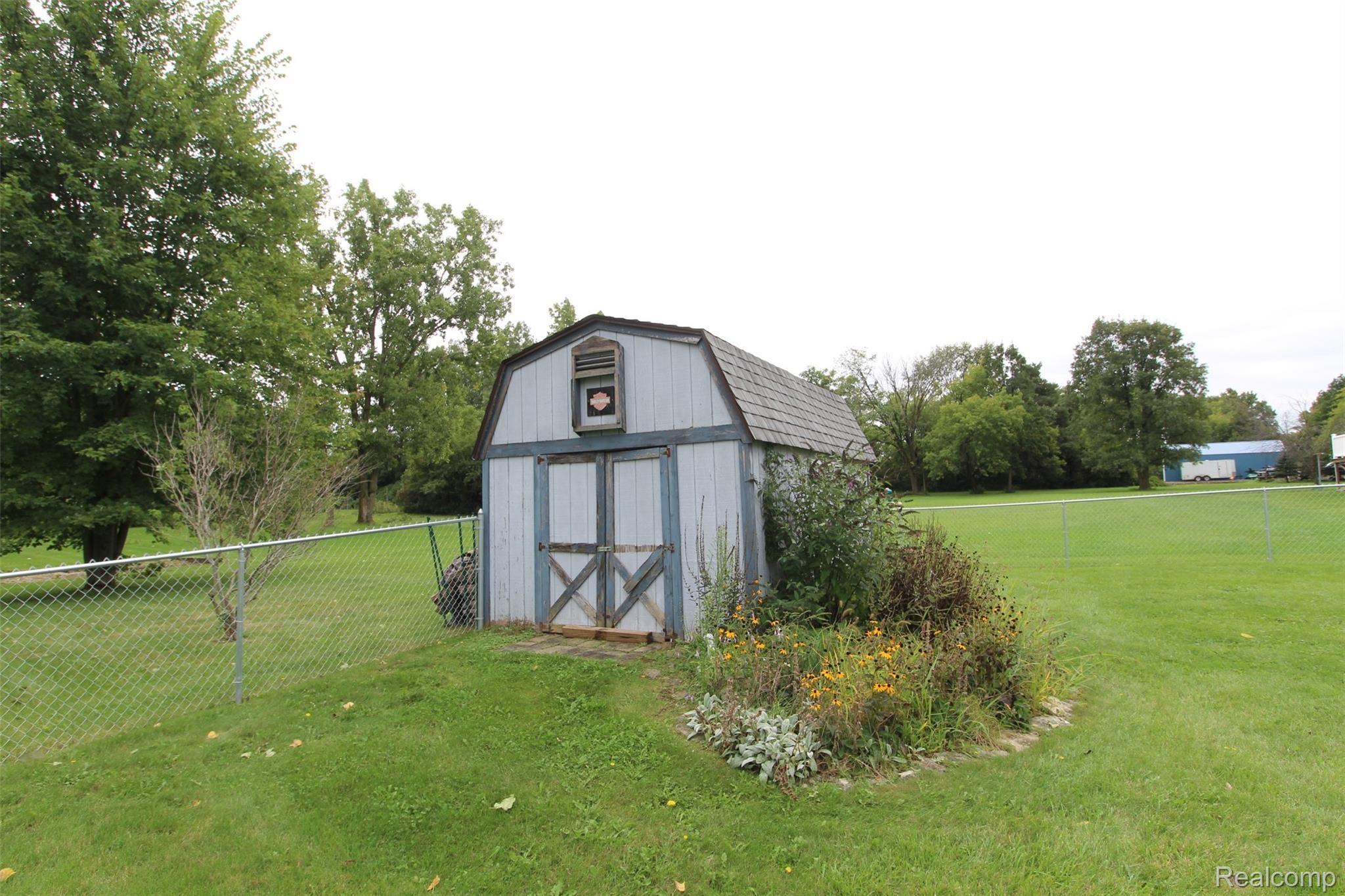 5252 North Center Road Flint, MI 48506 - Photo 24 of 40 IMG_9396.JPG