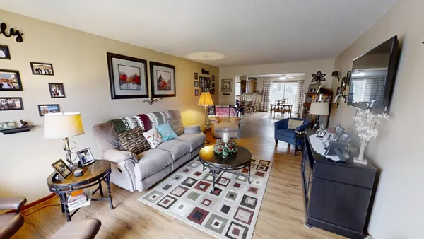 $189,900 | 1412 Regency Lane, Albert Lea, MN 56007