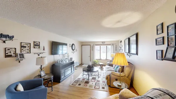 $189,900 | 1412 Regency Lane, Albert Lea, MN 56007