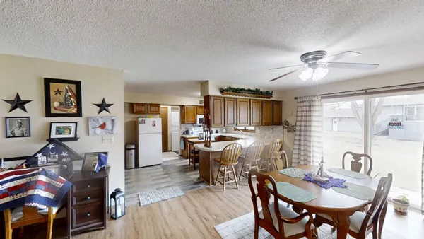 $189,900 | 1412 Regency Lane, Albert Lea, MN 56007