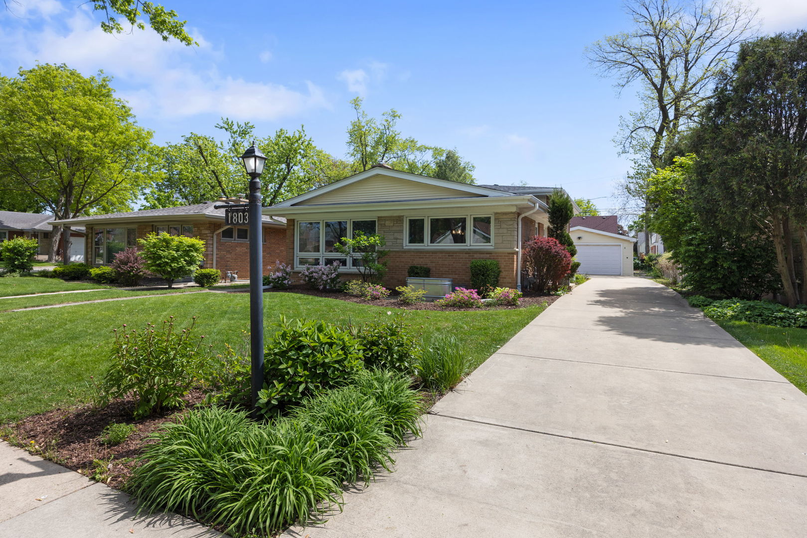 1803 South Crescent Avenue Park Ridge, IL 60068 - Photo 2 of 23
