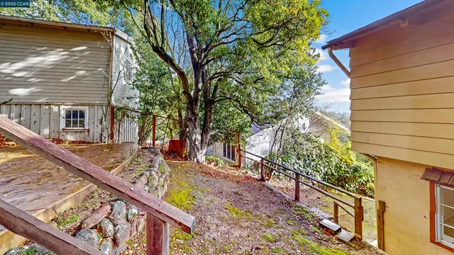 $999,000 | 5716 Merriewood Drive, Oakland, CA 94611