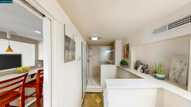 $999,000 | 5716 Merriewood Drive, Oakland, CA 94611