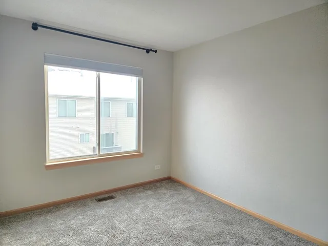 $2,200 | 552 Richard Brown Boulevard, Volo, IL 60073