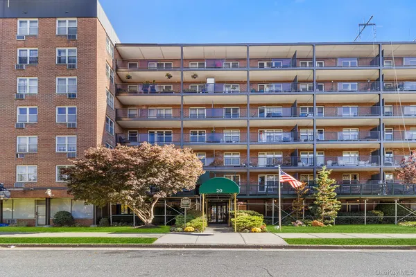 $260,000 | 20 Wendell Street, Unit 39C, Hempstead, NY 11550