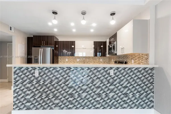 $2,700 | 19380 Collins Avenue, Unit 507, Sunny Isles Beach, FL 33160