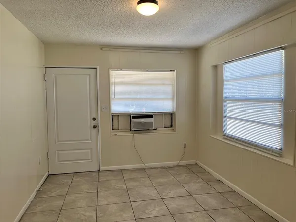 $992 | 1341 Winnifred Street, Orlando, FL 32805