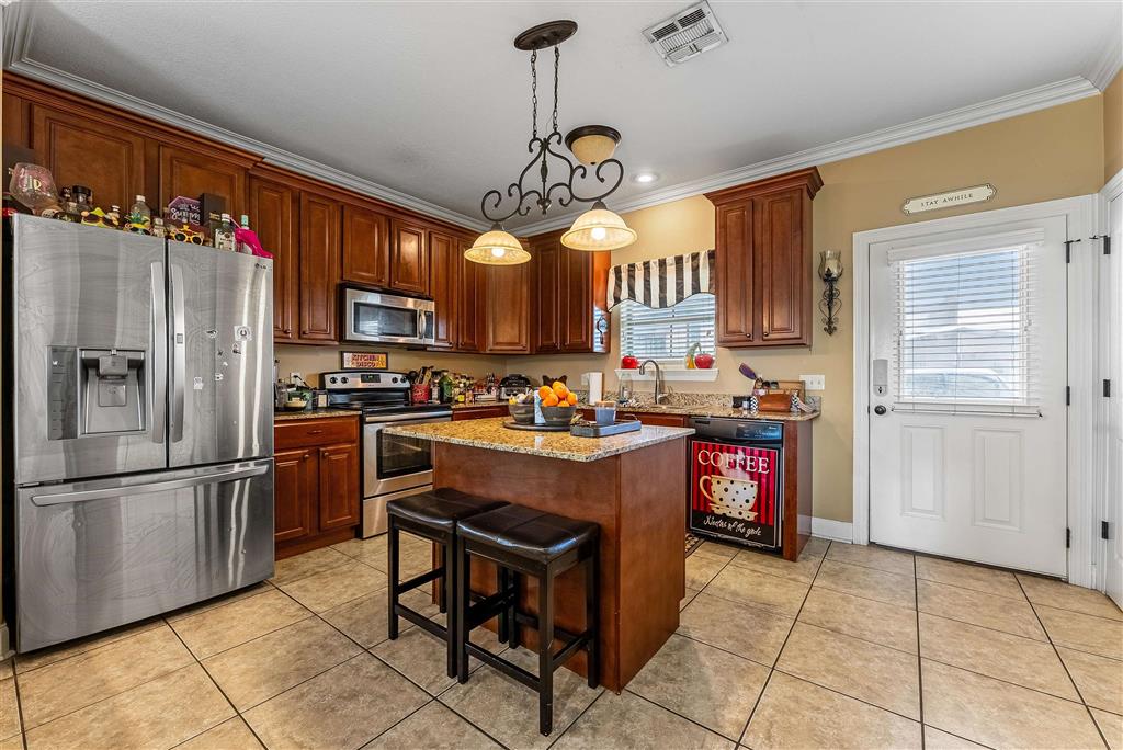 5017 South Prien Lake Road, Unit 3 Lake Charles, LA 70605 - Photo 4 of 20