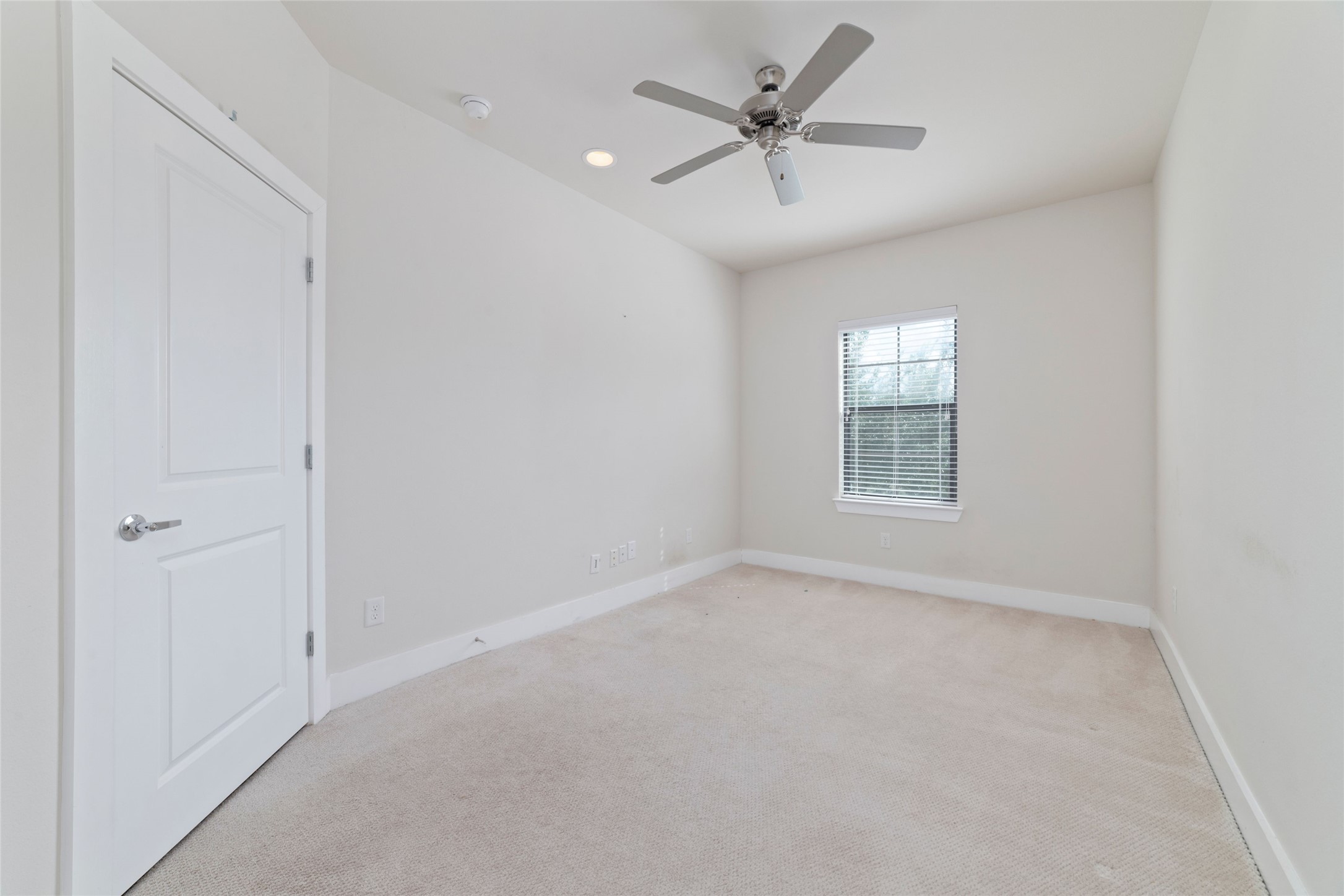 1917 West 15th Street, Unit A Houston, TX 77008 - Photo 26 of 34 wooden floor in an empty room with a window