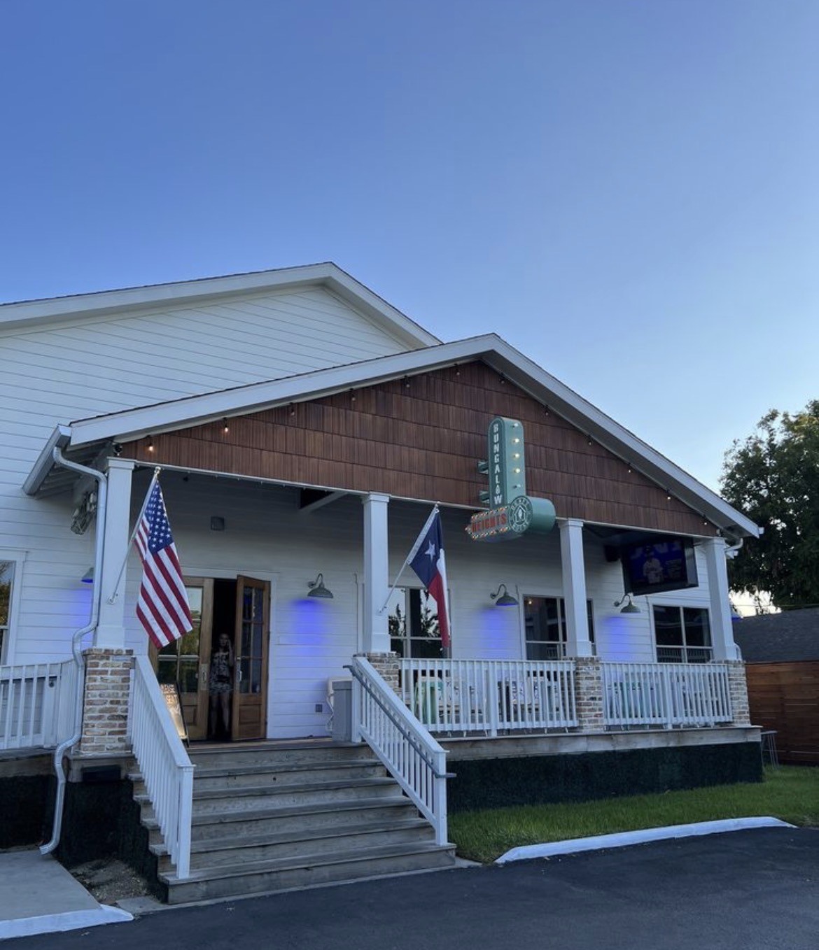 1917 West 15th Street, Unit A Houston, TX 77008 - Photo 30 of 34 a view of a house with wooden deck and furniture