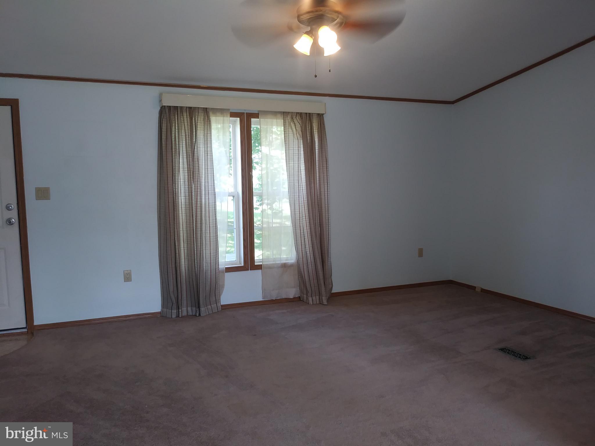 425 Ferrell Road Mullica Hill, NJ 08062 - Photo 7 of 13 Living room
