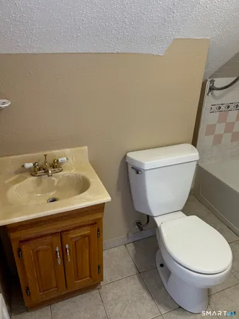 $2,000 | 82-84 Glendale Avenue, Hartford, CT 06106