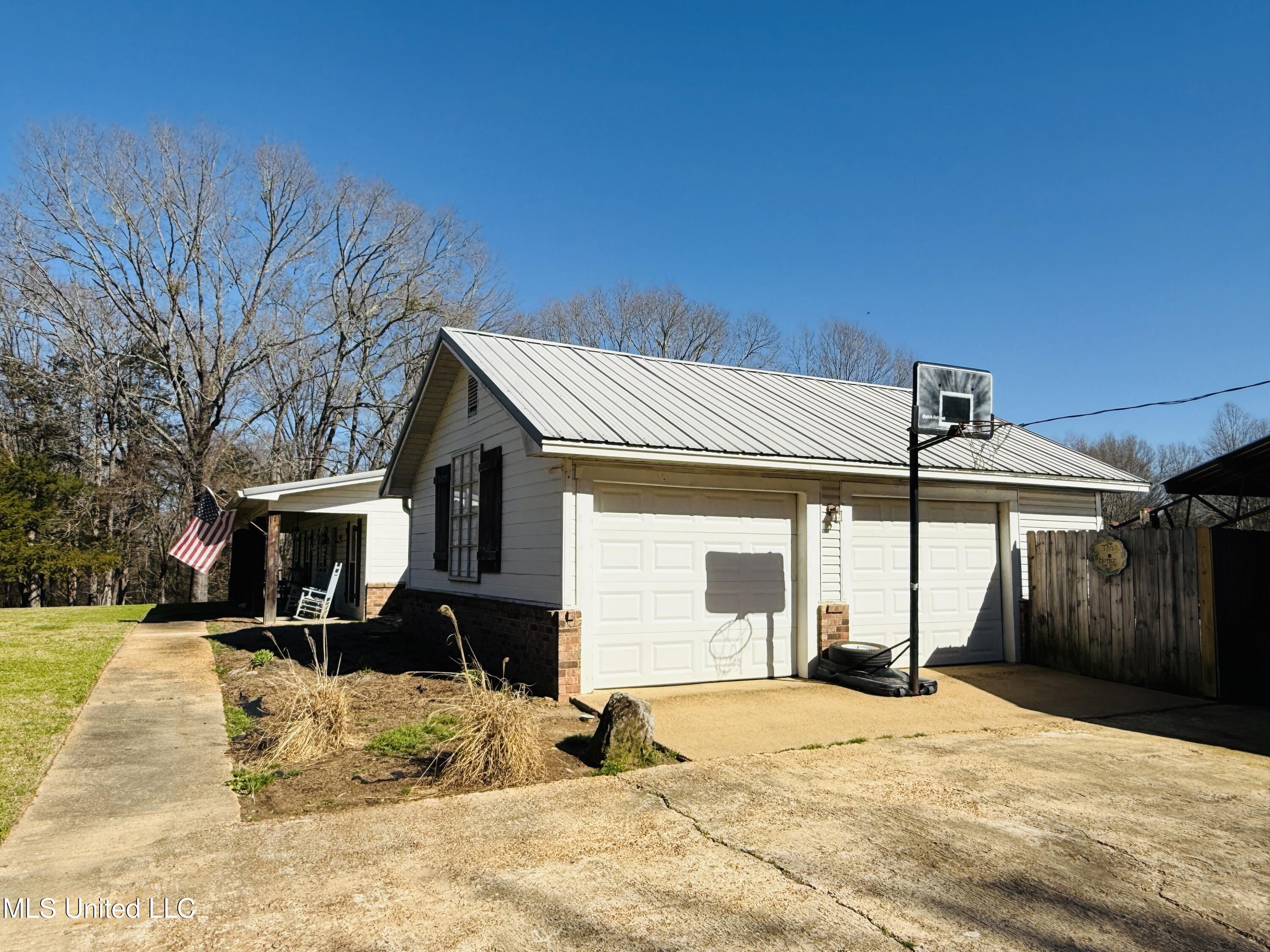 8474 Castalian Springs Road Durant, MS 39063 - Photo 4 of 55 IMG_2457