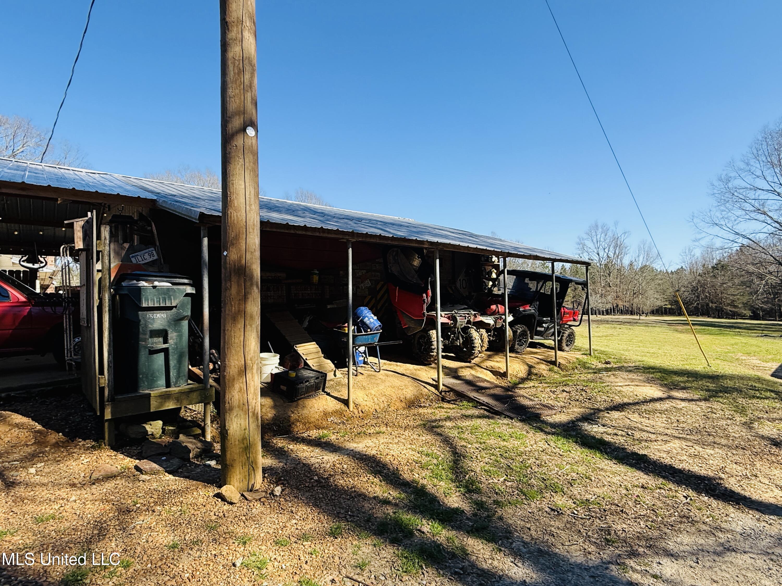 8474 Castalian Springs Road Durant, MS 39063 - Photo 9 of 55 IMG_2466