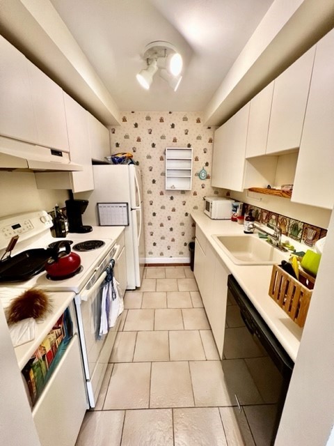 19 Wiget Street, Unit 202 Boston, MA 02113 - Photo 5 of 21