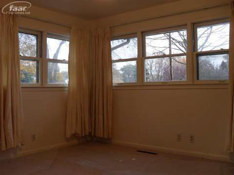 1093 East Hill Road Flint, MI 48507 - Photo 13 of 19 20385902-12.JPG
