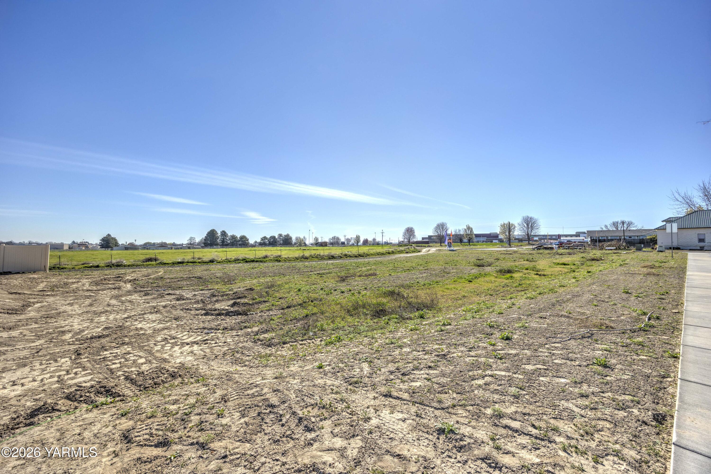 Tbd Tbd Blanton's Loop Grandview, WA 98930 - Photo 8 of 9 a view of an ocean