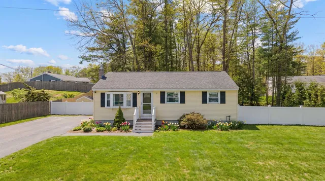 $465,000 | 4 Port Chester Drive, Nashua, NH 03062