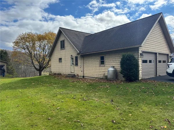 $370,000 | 1490 County Highway, East Meredith, NY 13757