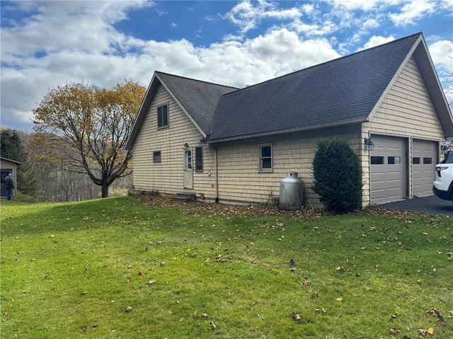 $370,000 | 1490 County Highway, East Meredith, NY 13757