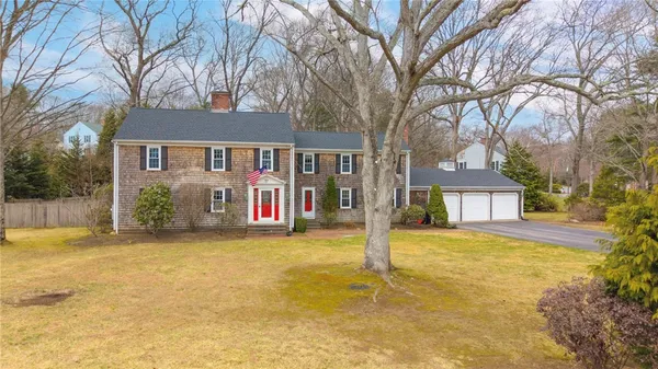 $1,100,000 | 90 Bow Street, East Greenwich, RI 02818