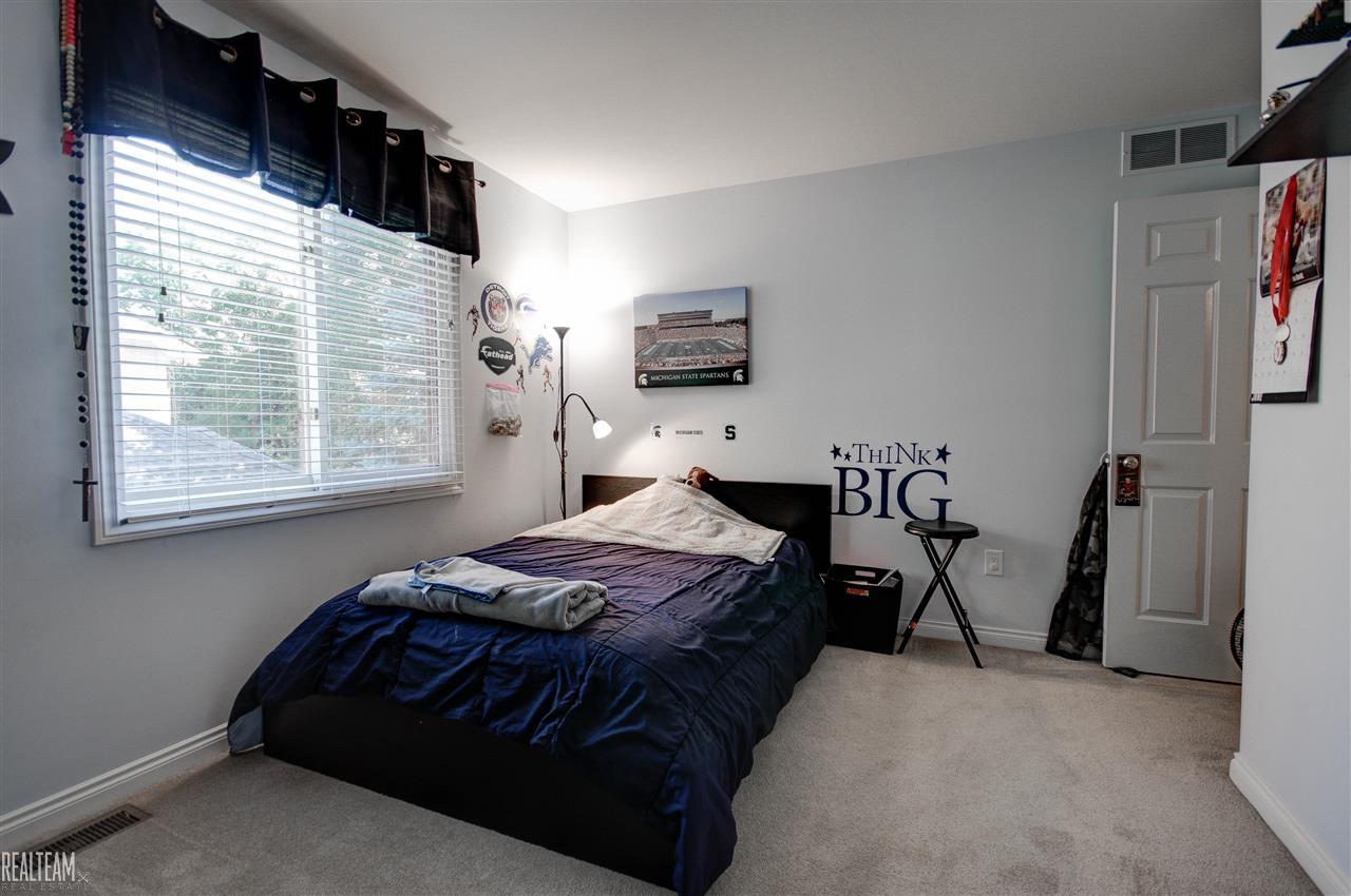 921 Dakota Rochester Hills, MI 48307 - Photo 27 of 46