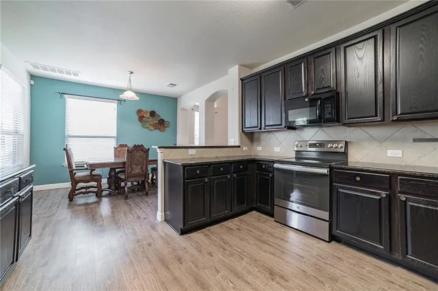 $2,100 | 308 Potters Peak Way, Georgetown, TX 78626