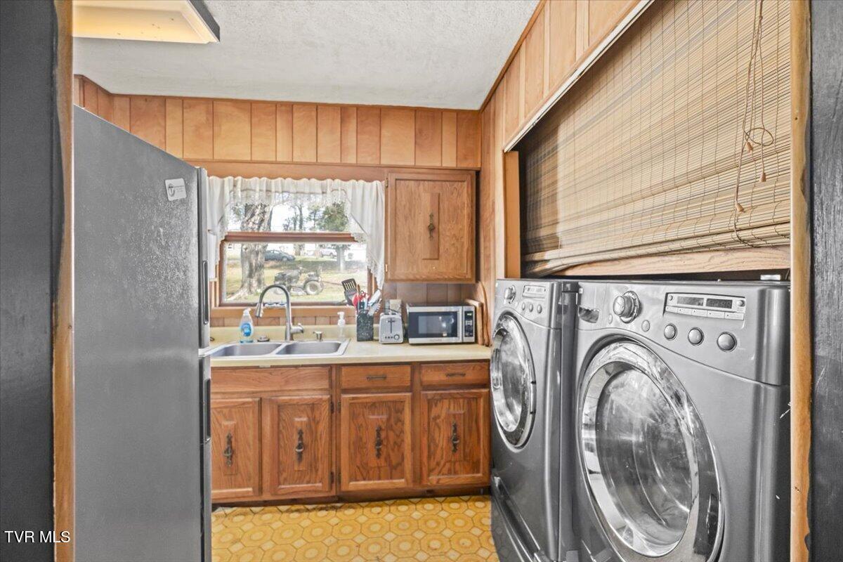 208 Lynfield Road Bristol, TN 37620 - Photo 12 of 30 12-128A7629