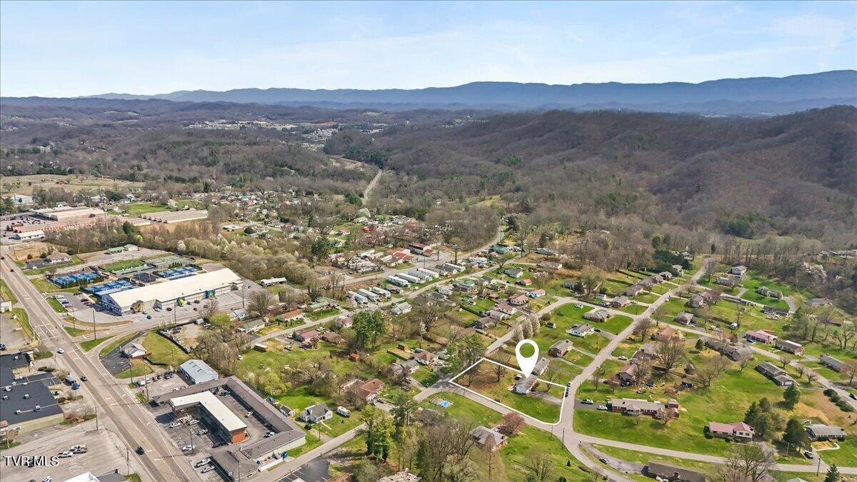 208 Lynfield Road Bristol, TN 37620 - Photo 26 of 30 26-DJI_20260314133456_0073_D