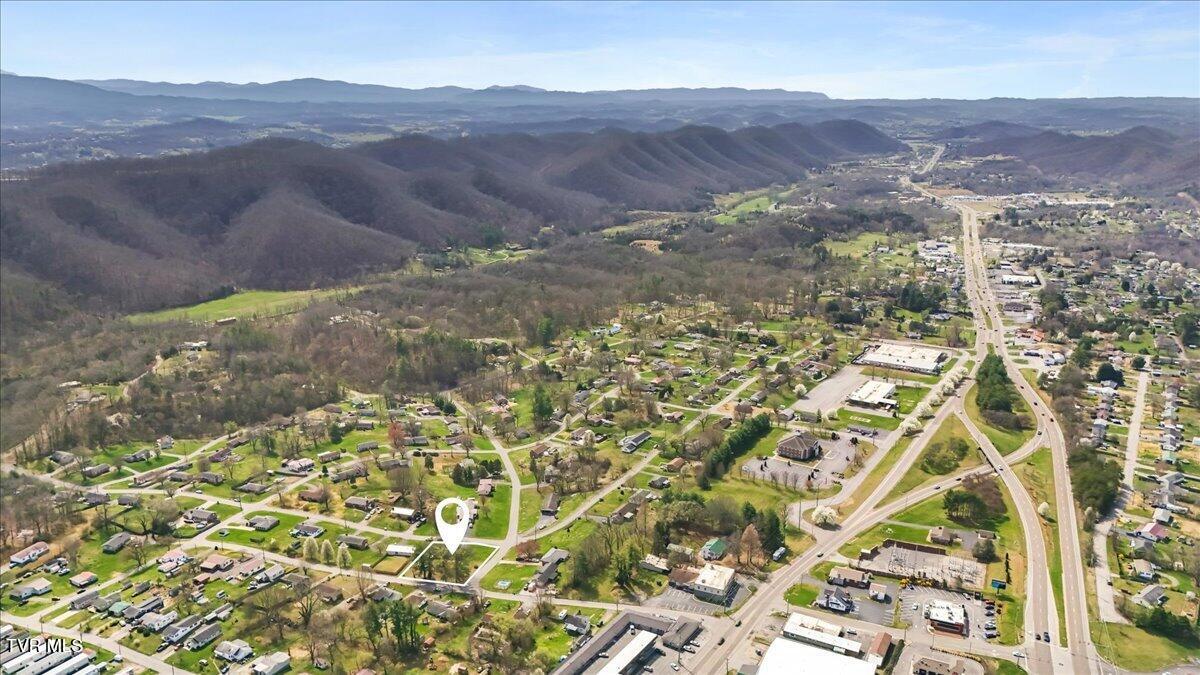 208 Lynfield Road Bristol, TN 37620 - Photo 27 of 30 27-DJI_20260314133611_0076_D