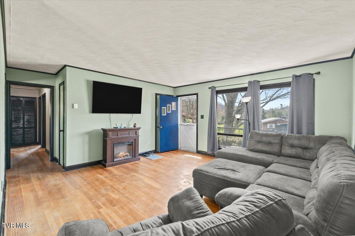 208 Lynfield Road Bristol, TN 37620 - Photo 8 of 30 08-128A7615