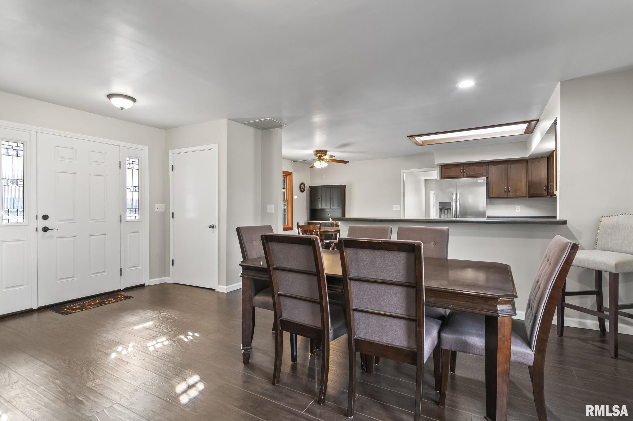 61 Longview Drive Springfield, IL 62712 - Photo 4 of 51