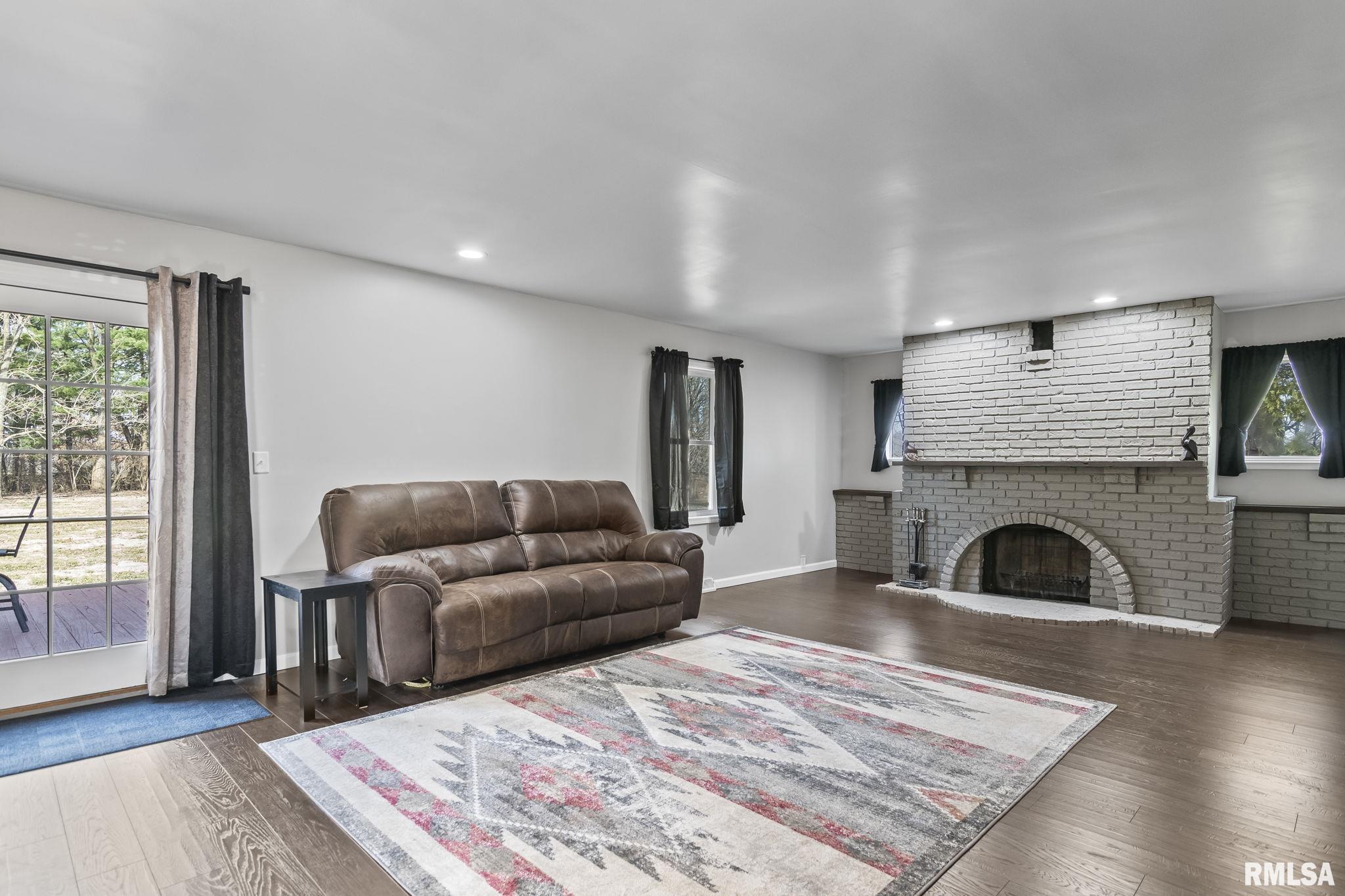 61 Longview Drive Springfield, IL 62712 - Photo 8 of 51