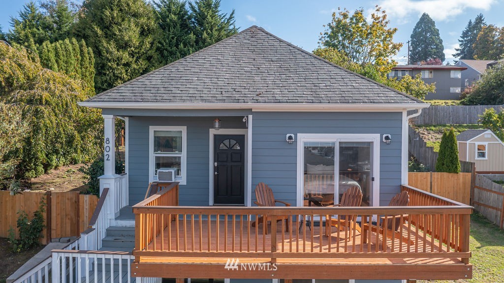 802 Cedar Avenue South Renton, WA 98057 - Photo 2 of 40 Gallery Image 2