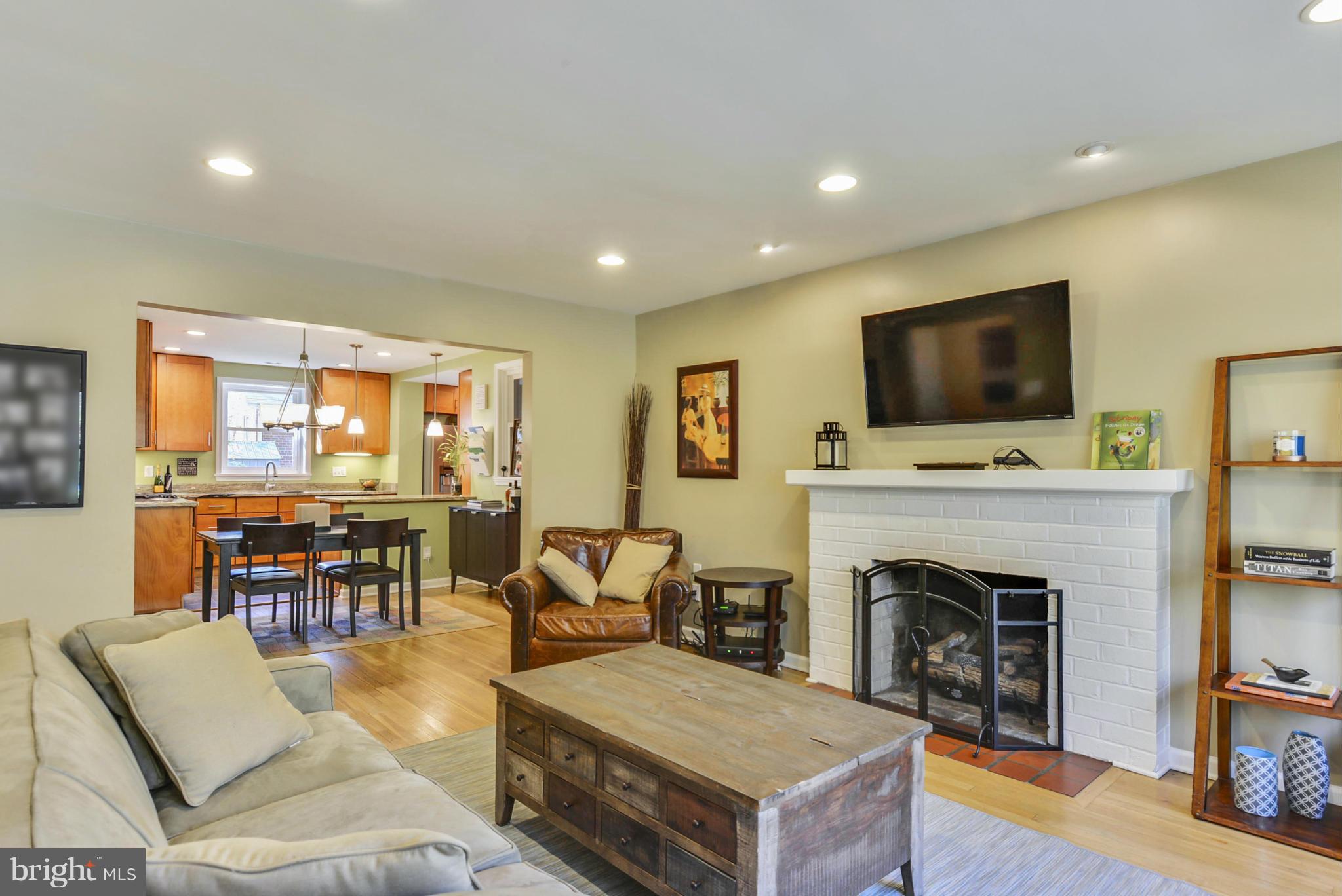 400 Pershing Drive Silver Spring, MD 20910 - Photo 10 of 30 Living Room