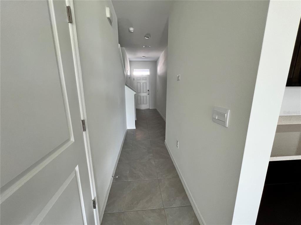 137 Mangrove Shade Circle Apollo Beach, FL 33572 - Photo 3 of 31 a view of a hallway