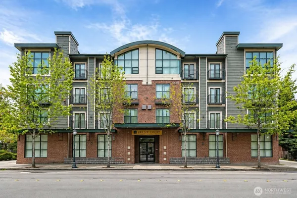 $3,200 | 16275 Northeast 85th Street, Unit 313, Redmond, WA 98052