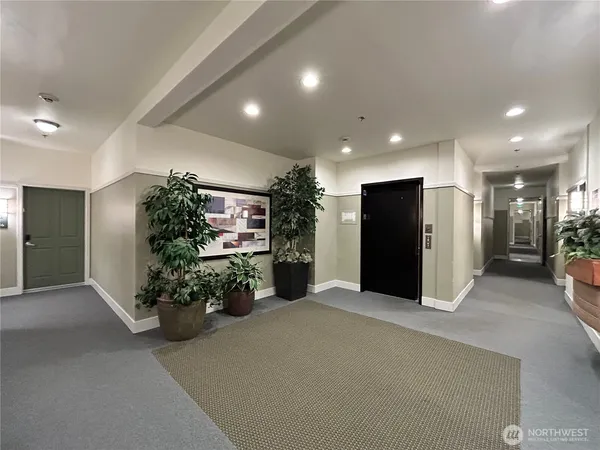 $3,200 | 16275 Northeast 85th Street, Unit 313, Redmond, WA 98052