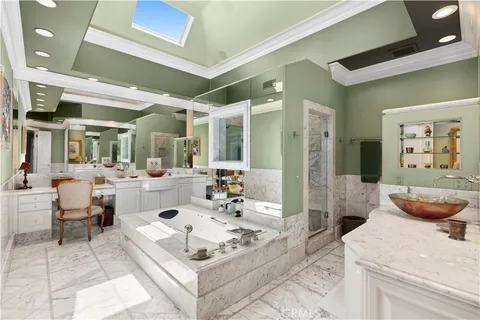 $5,495,000 | 14 Rue Chantilly, Newport Beach, CA 92660