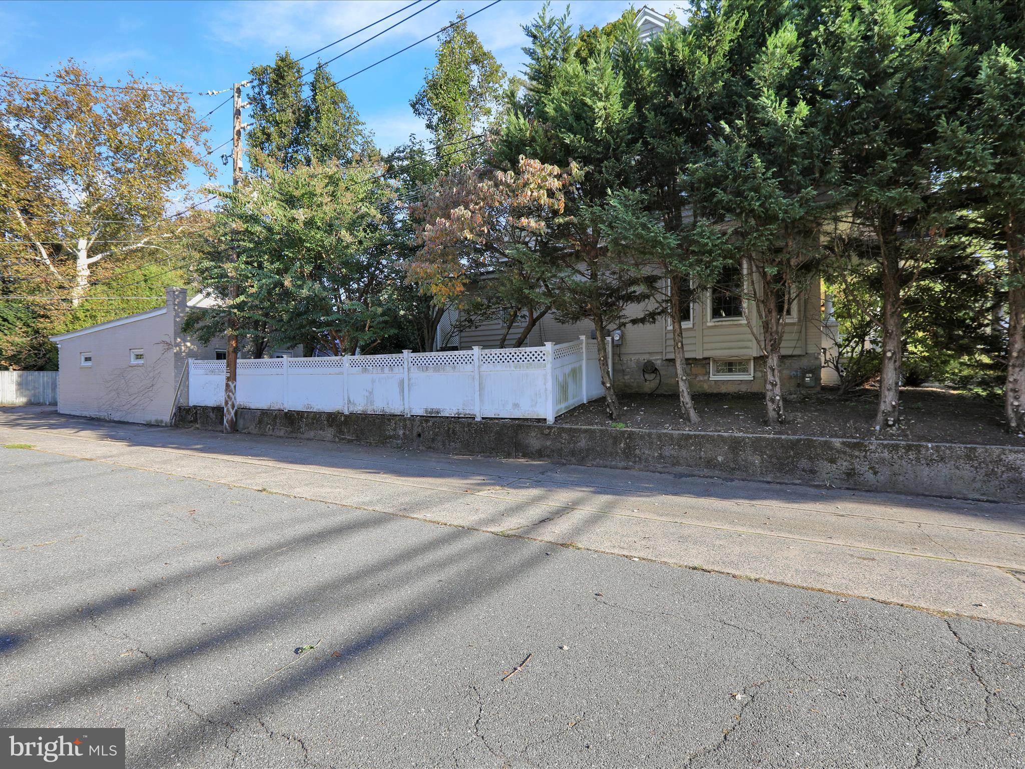 19 Berks Place Wyomissing, PA 19610 - Photo 35 of 37 360_5401