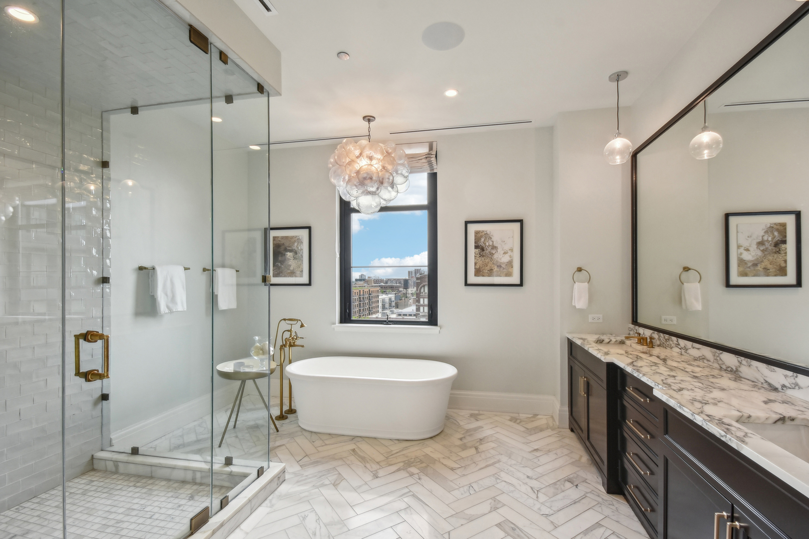 1109 West Washington Boulevard, Unit 8A Chicago, IL 60607 - Photo 40 of 51 a spacious bathroom with a double vanity sink mirror and bathtub