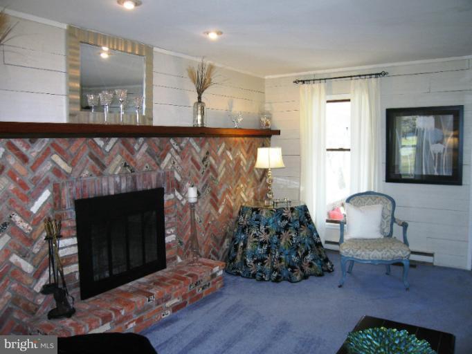 1904 Cox Neck Road Chester, MD 21619 - Photo 11 of 30 Living Room
