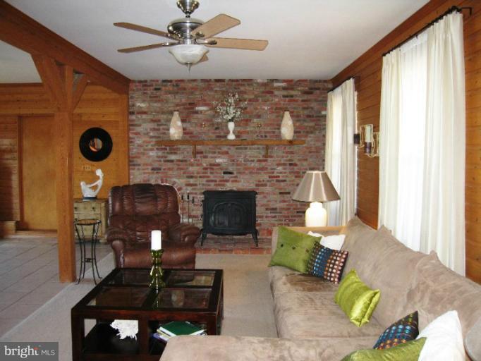 1904 Cox Neck Road Chester, MD 21619 - Photo 13 of 30 Family Room