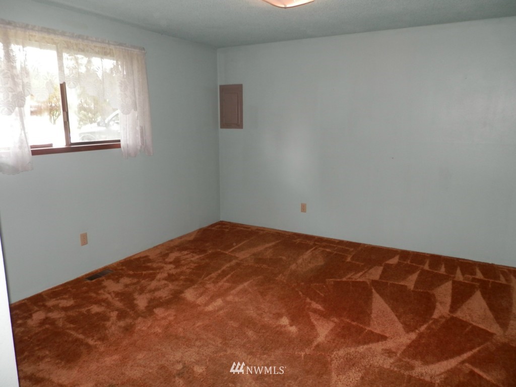 19135 Nutmeg Street Southwest Rochester, WA 98579 - Photo 14 of 21