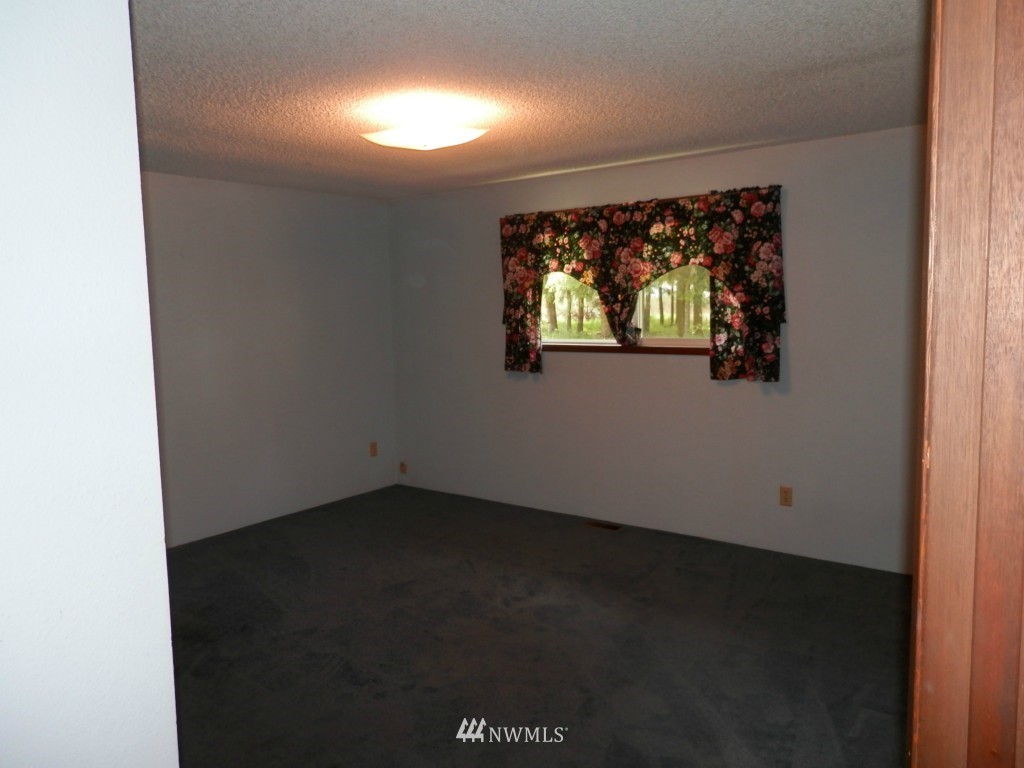 19135 Nutmeg Street Southwest Rochester, WA 98579 - Photo 15 of 21