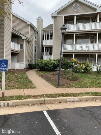 $1,900 | 14322 Climbing Rose Way, Unit 204, Centreville, VA 20121