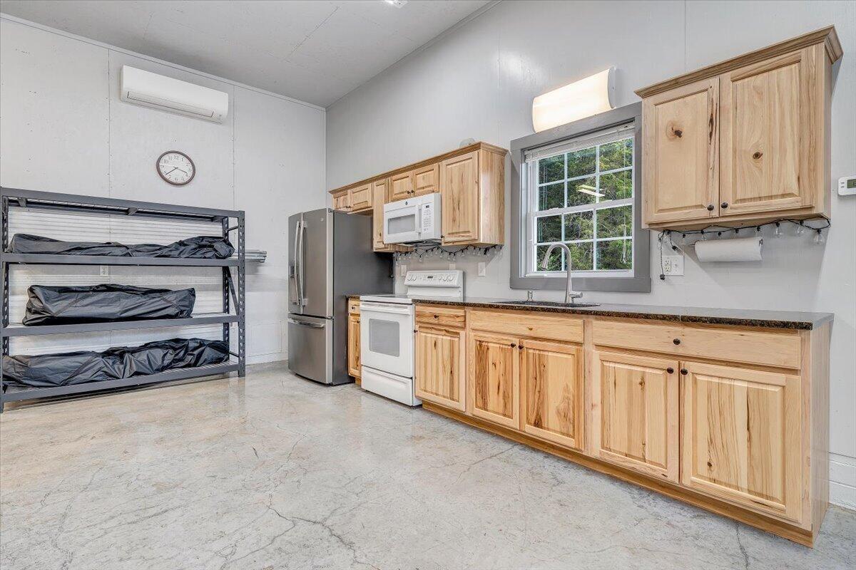 363 Farmington Road Hardy, VA 24101 - Photo 52 of 73 61-MIB01146